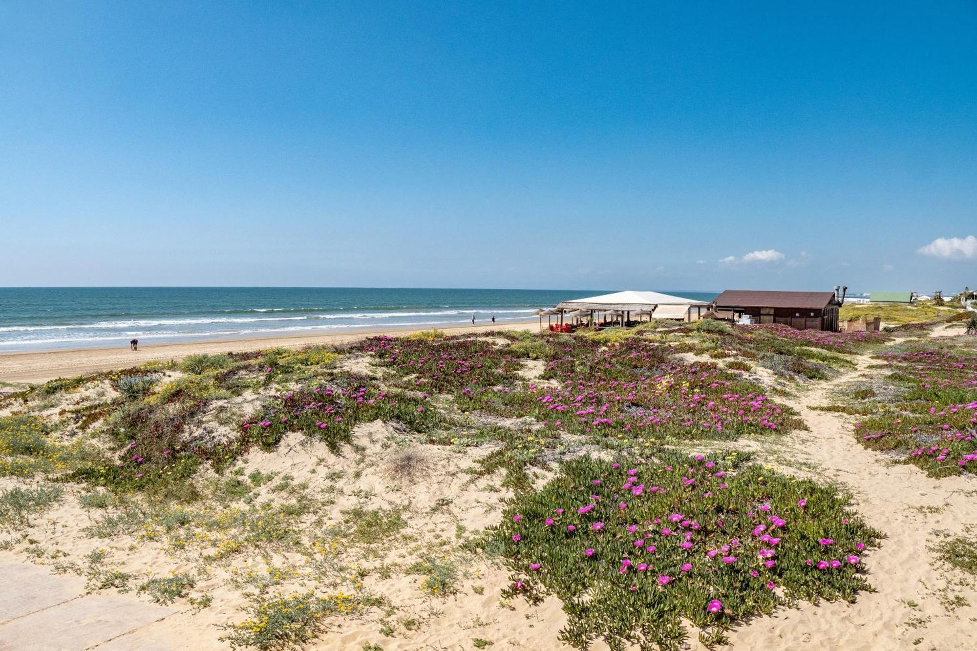 Precioso Chalet A Pie De Playa Punta Umbria Exterior photo