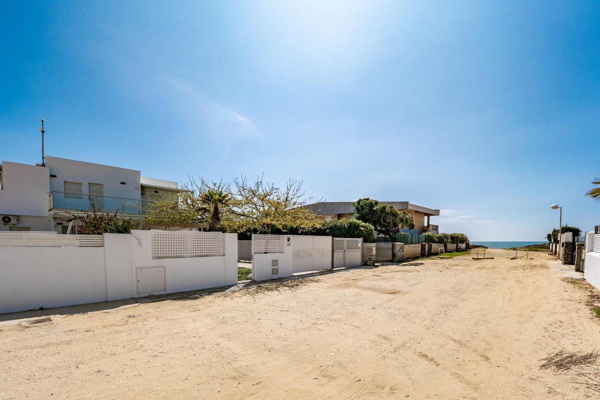 Precioso Chalet A Pie De Playa Punta Umbria Exterior photo